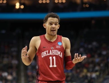 Ένα αυτοκίνητο γεμάτο... με ποκ κορν το «δώρο» που έκαναν οι συμπαίκτες του στον Τράε Γιανγκ (βίντεο)